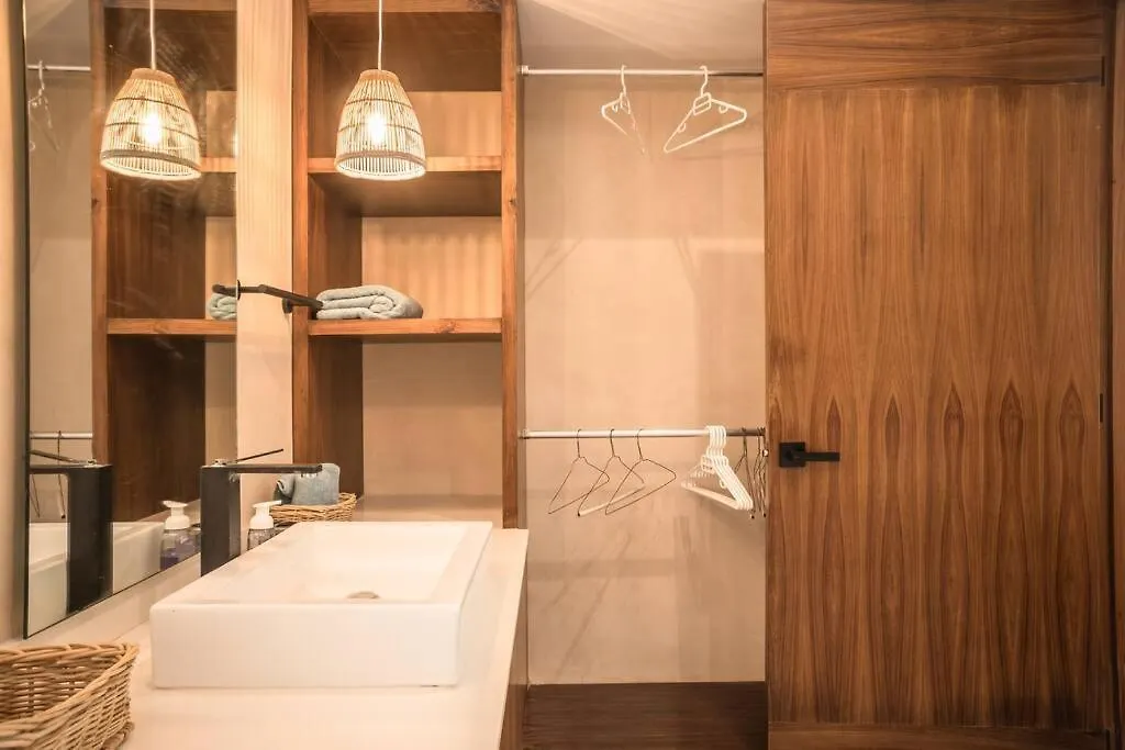 Toh1, Downtown Tulum Apartment 0*,  Mexico